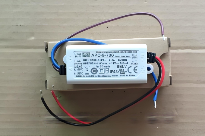 精準(zhǔn)賦能明緯可編程電源供應(yīng)器為用電設(shè)備校準(zhǔn)能量